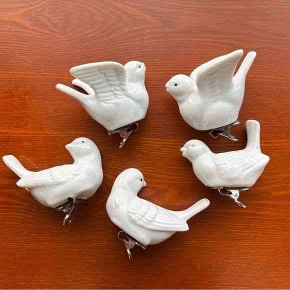 Vintage Bird Ornaments White Clip On Set of 5 Porcelain - Picture 2 of 9